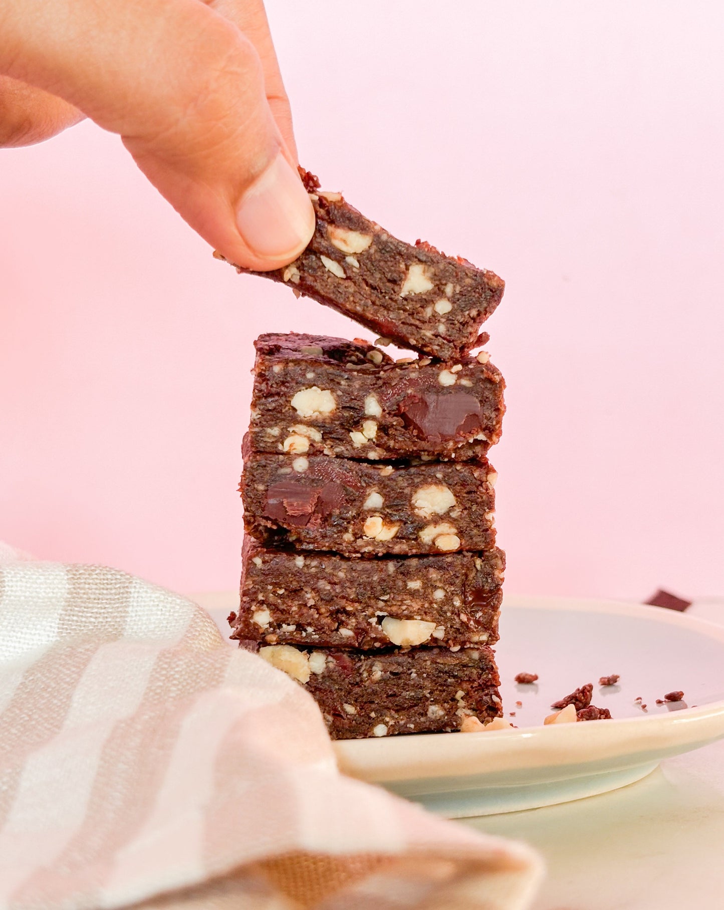 PEANUT CHOCOLATE CUBES