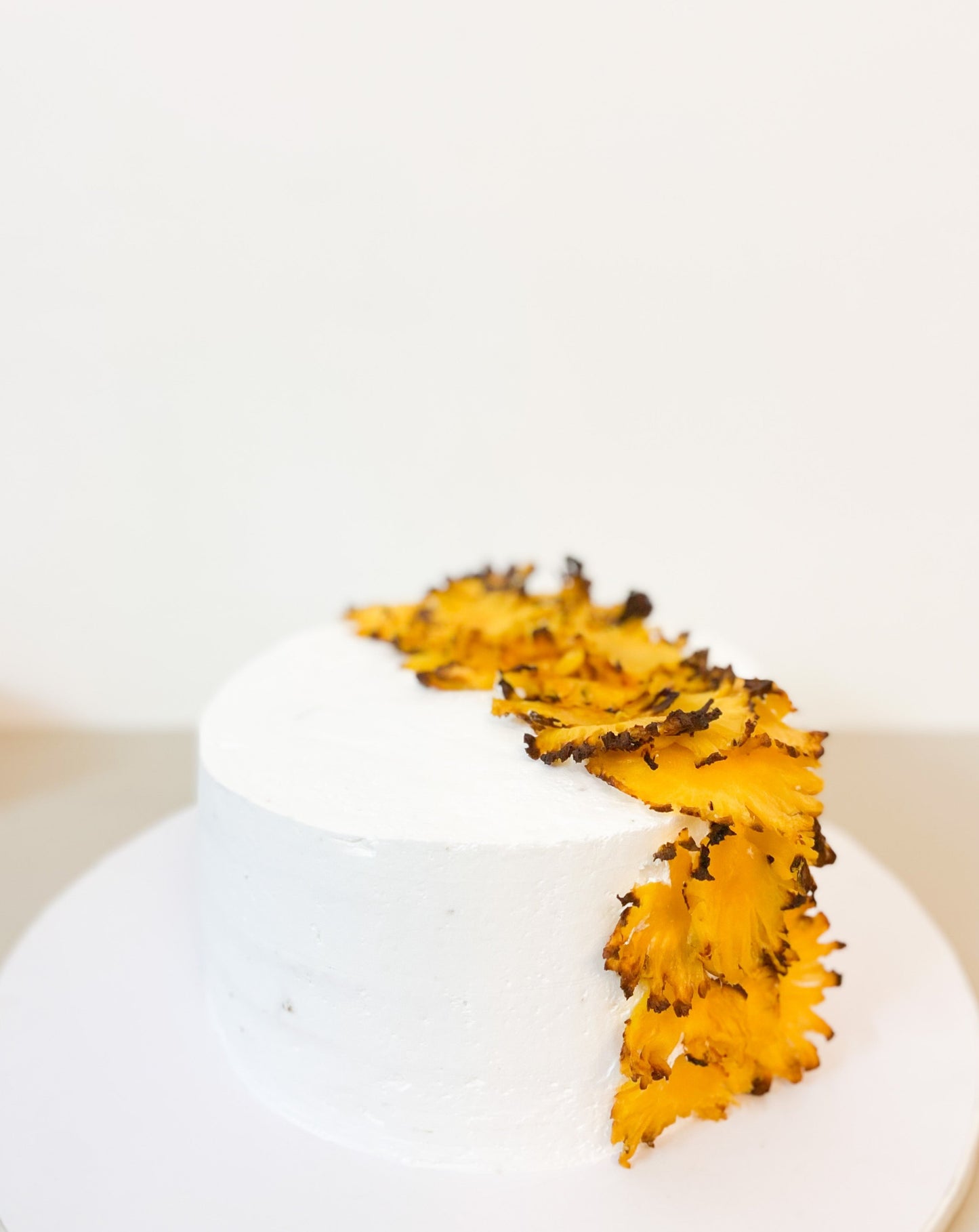 MINIMALISTIC BIRTHDAY CAKES