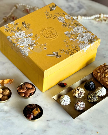 VARDAN BOX HAMPER