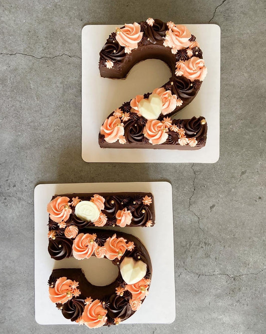 NUMBER CAKES