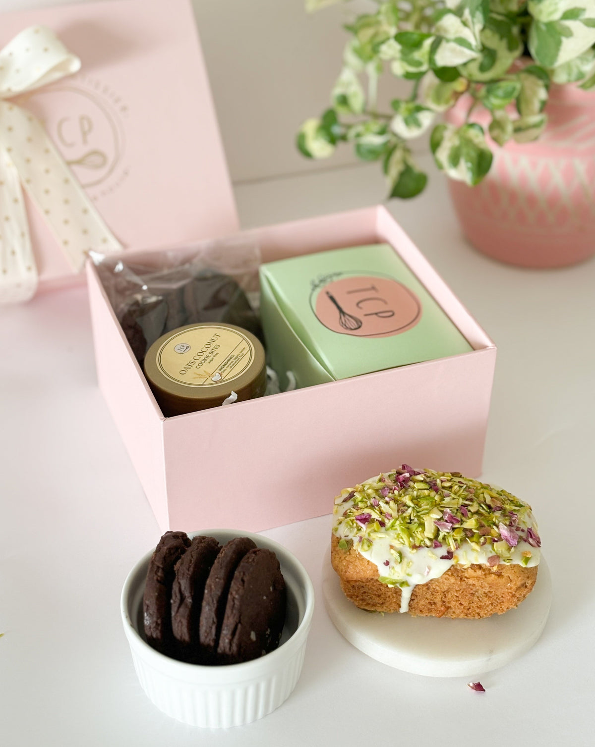 Small Box Hamper SMALL BOX HAMPER – THE CHEF PATISSIER