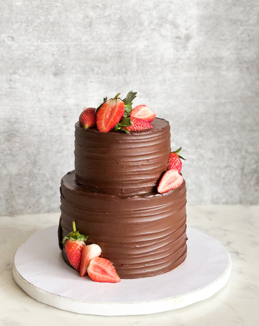 MINIMALISTIC BIRTHDAY CAKES
