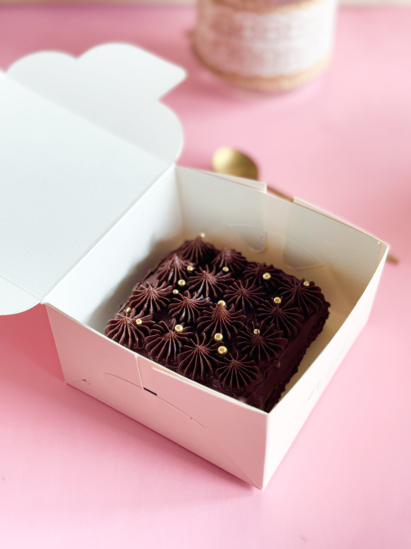 PETITE CAKES