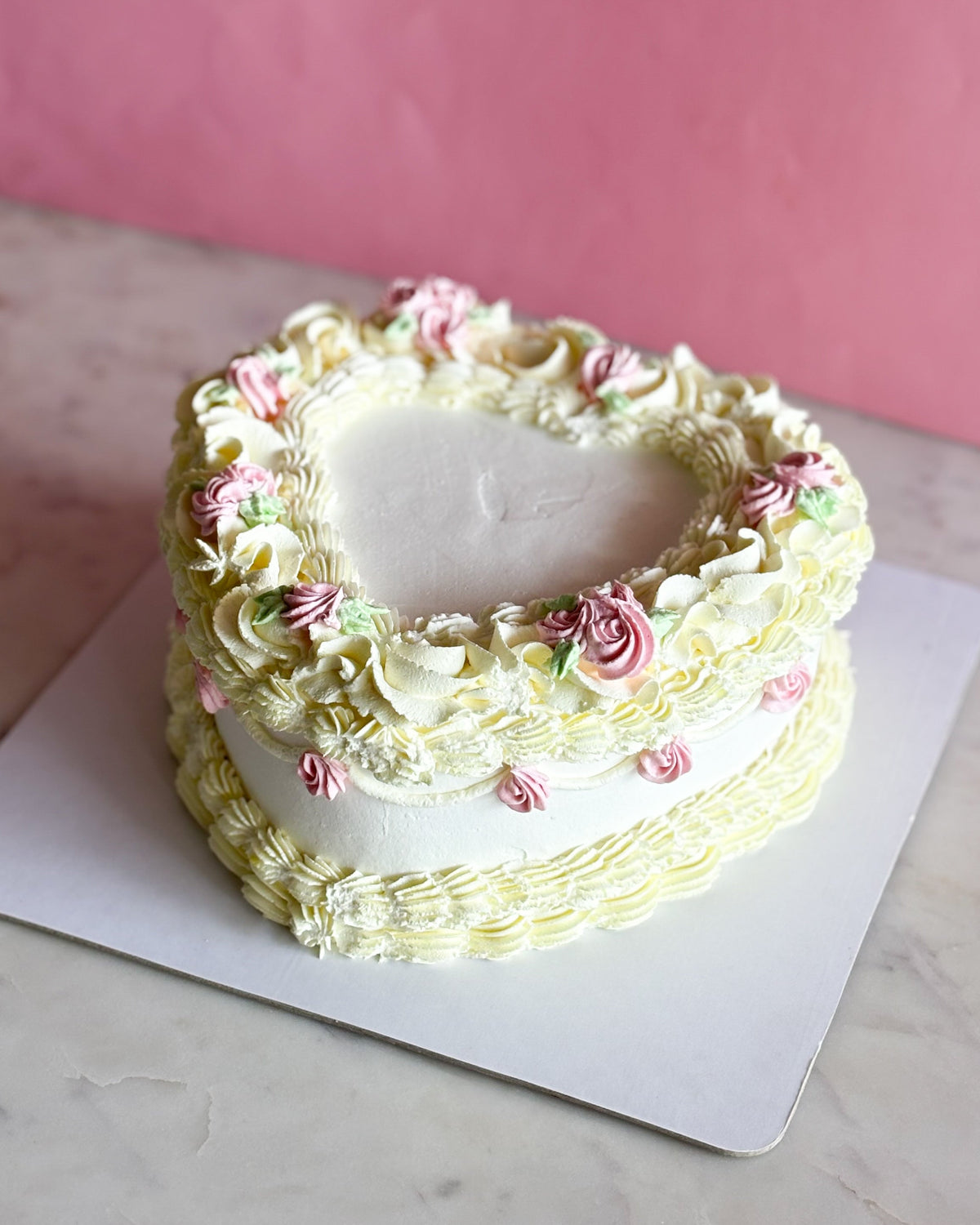 MINIMALISTIC BIRTHDAY CAKES