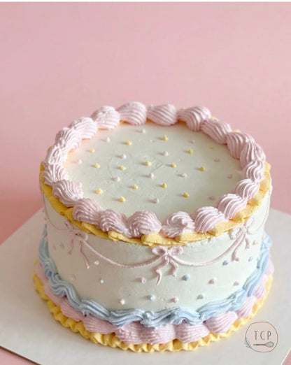 MINIMALISTIC BIRTHDAY CAKES